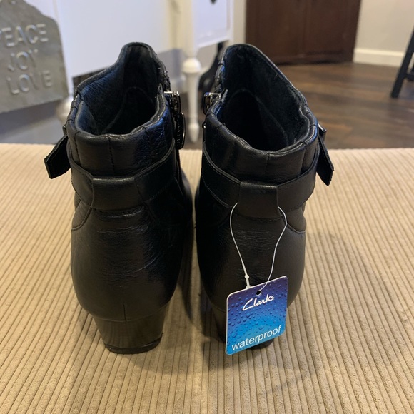 Clarks Artisan Collection waterproof ankle boots - Picture 8 of 12